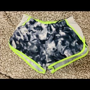 Running shorts with pockets